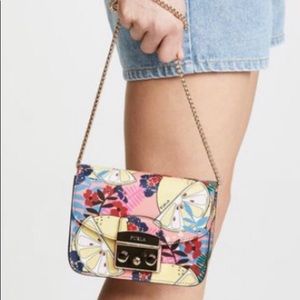 💯 authentic Leather Furla Metropolis Lemon Print Mini Crossbody